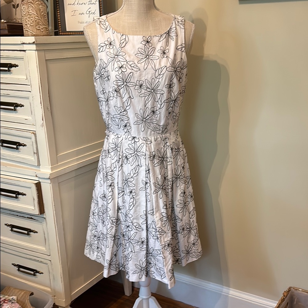 Floral Sleeveless White Dress